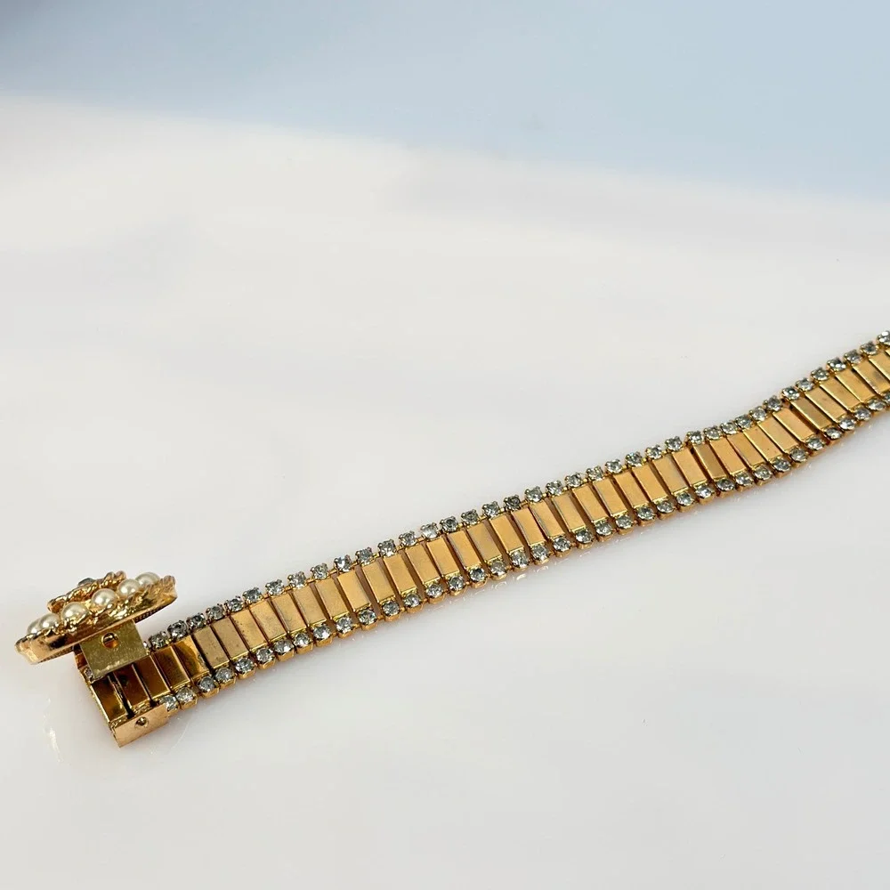 Vintage Gold Tone Faux Pearl Rhinestone Bracelet Floral Medallion 6.75 *READ*